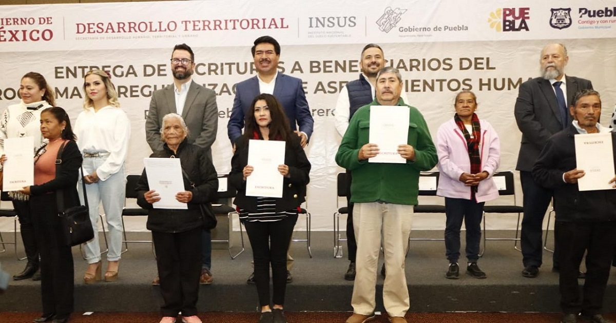  Otorga gobierno estatal certeza jurídica a más de 700 familias poblanas