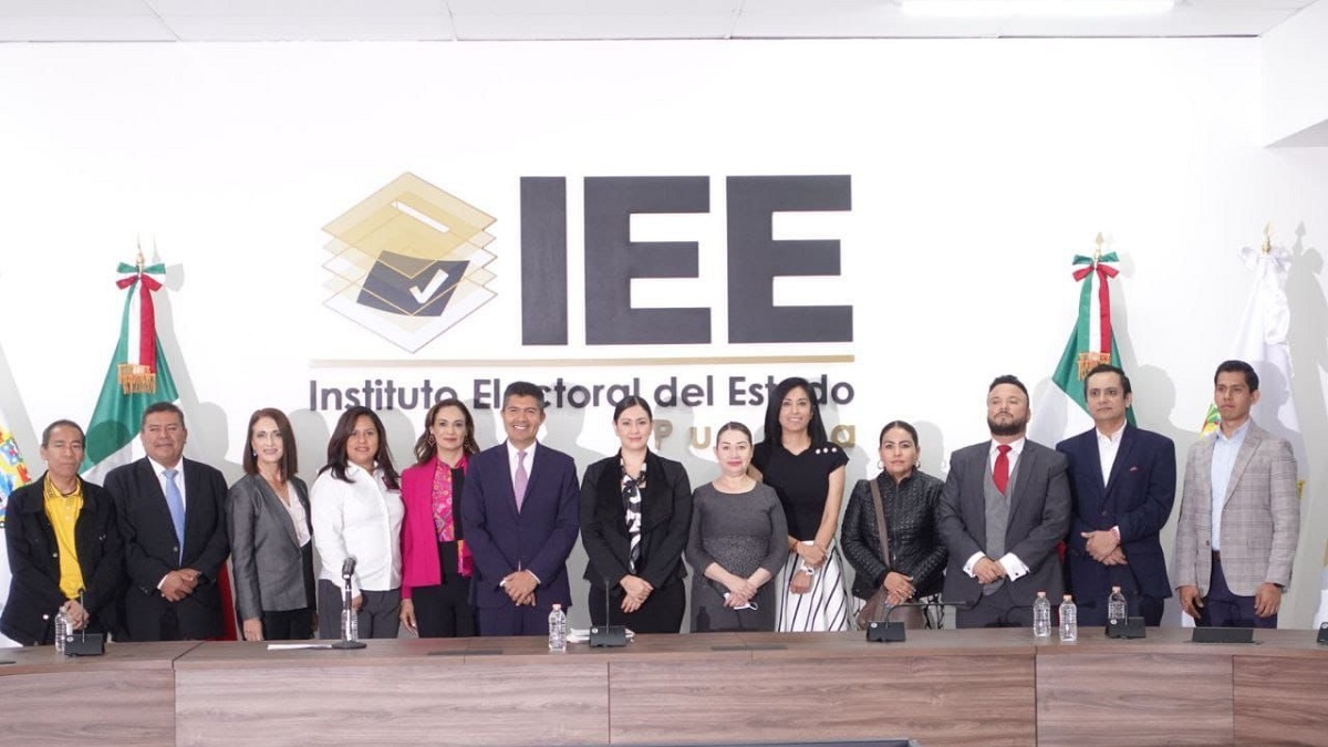 Alianza “mejor rumbo para Puebla” registró su plataforma electoral ante el instituto electoral del estado