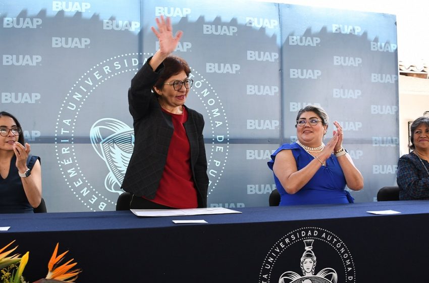 Con educación de calidad, el Complejo Regional Sur cambió el entorno socioeconómico de Tehuacán y poblaciones aledañas: Rectora Lilia Cedillo