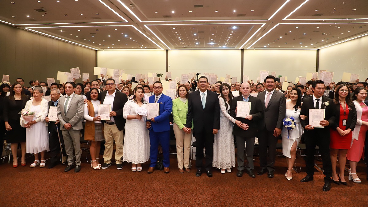 Con matrimonios colectivos gratuitos, sergio salomón ofrece certeza jurídica a parejas poblanas