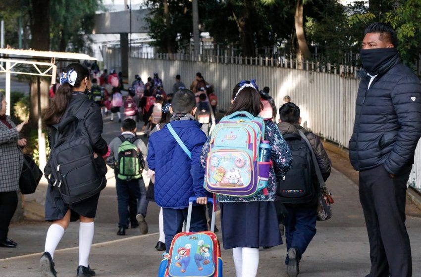  Concluye horario de invierno, estudiantes entrarán media hora antes en Puebla