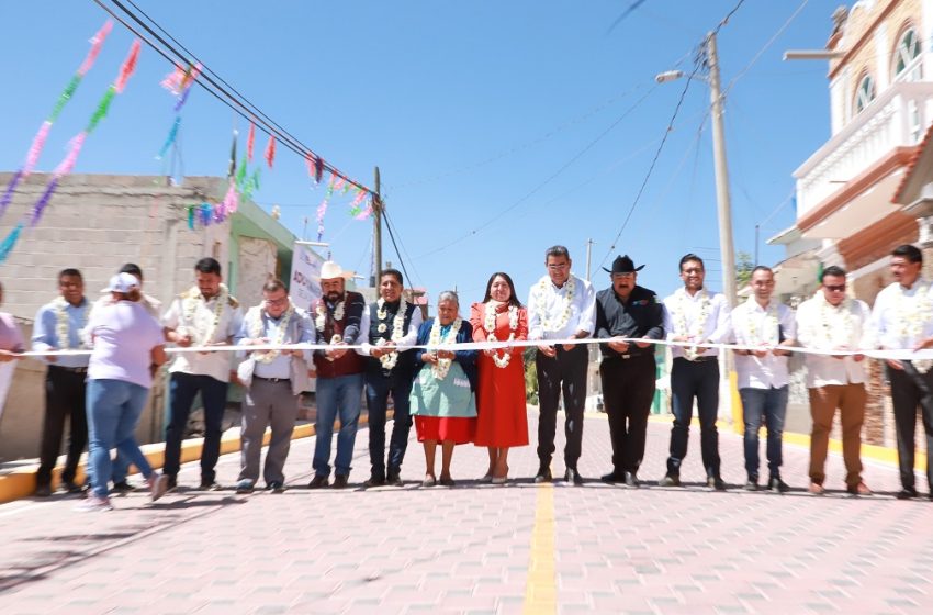  Inaugura Sergio Salomón calle Hidalgo, mejora calidad de vida en Los Reyes de Juárez