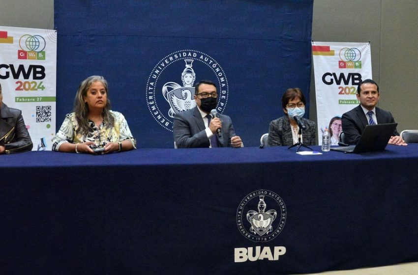  Inspira BUAP vocaciones científicas en las preparatorianas