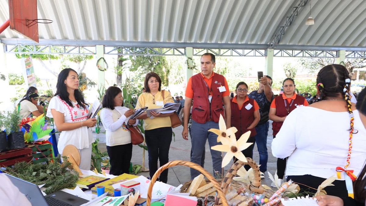 Participa Voluntariado del Congreso en el Noveno Encuentro Intercultural Bilingüe de Epatlán