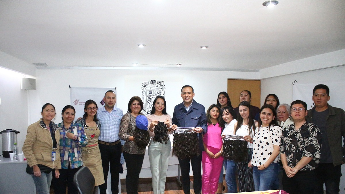 Realiza Voluntariado del Congreso taller de capacitación para la creación de cortinas oncológicas