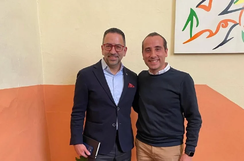  Mario Riestra da la bienvenida a Javier Lozano a su equipo