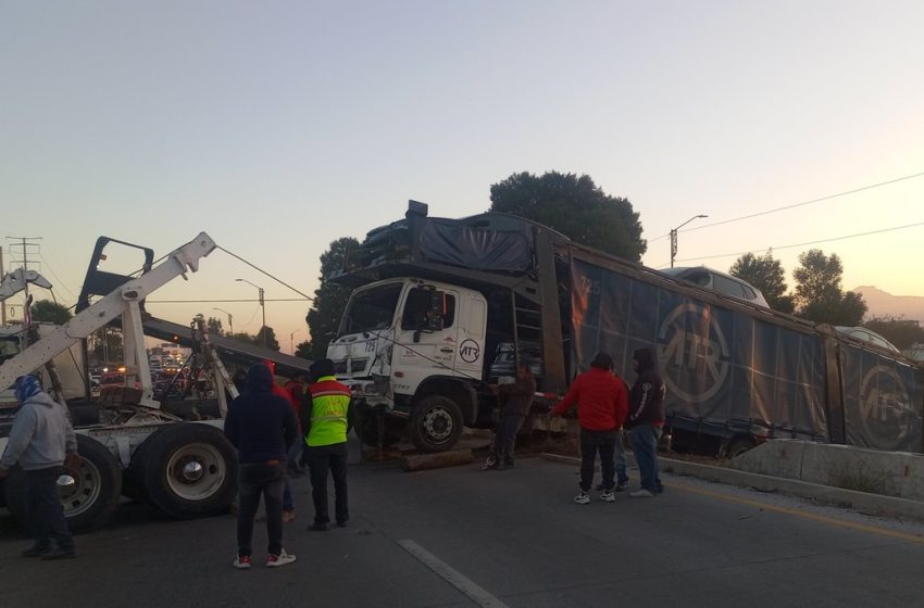  ¡Alerta en el Periférico Ecológico! Accidente genera caos vial hoy 22 de febrero de 2024