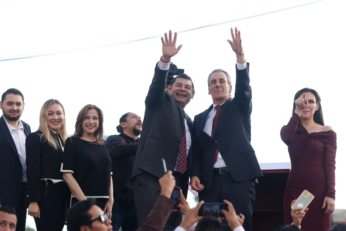 Armenta y Pepe Chedraui se registran como candidatos de la coalición Sigamos Haciendo Historia en Puebla