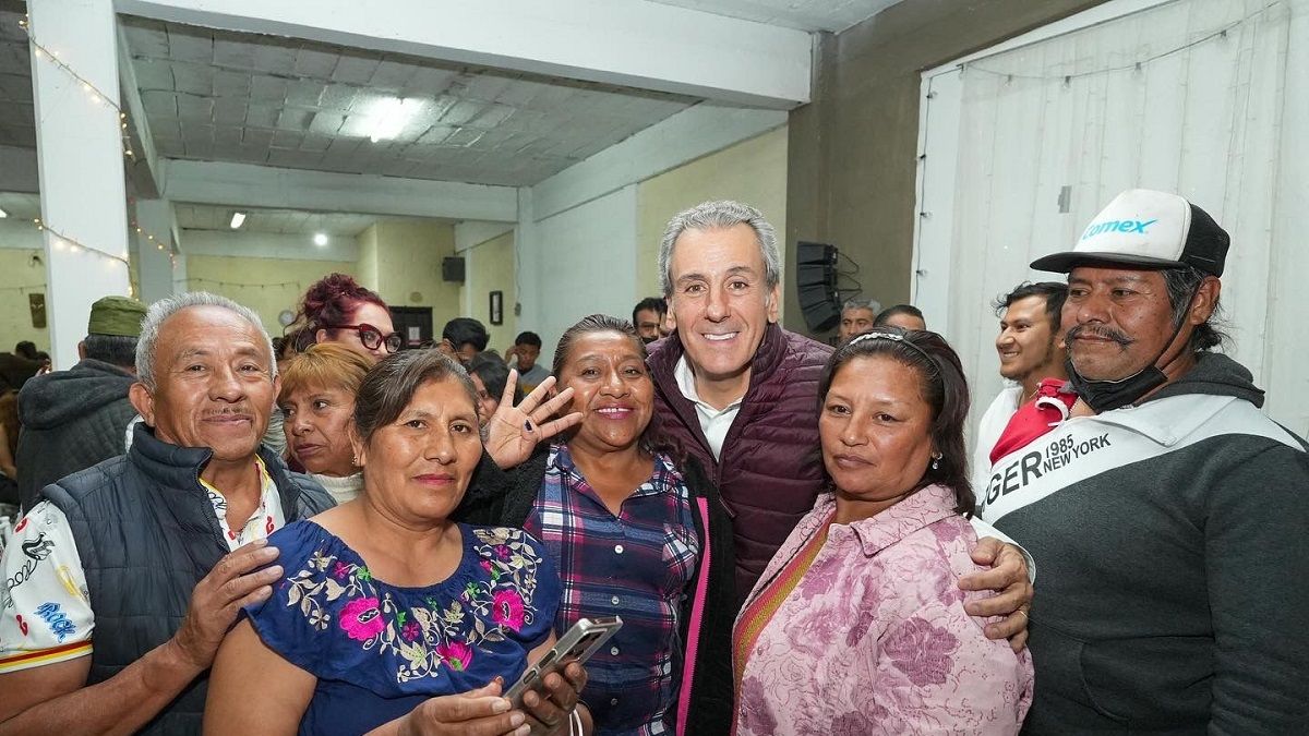 Describen vecinas y vecinos principales necesidades de las colonias del sur a Pepe Chedraui