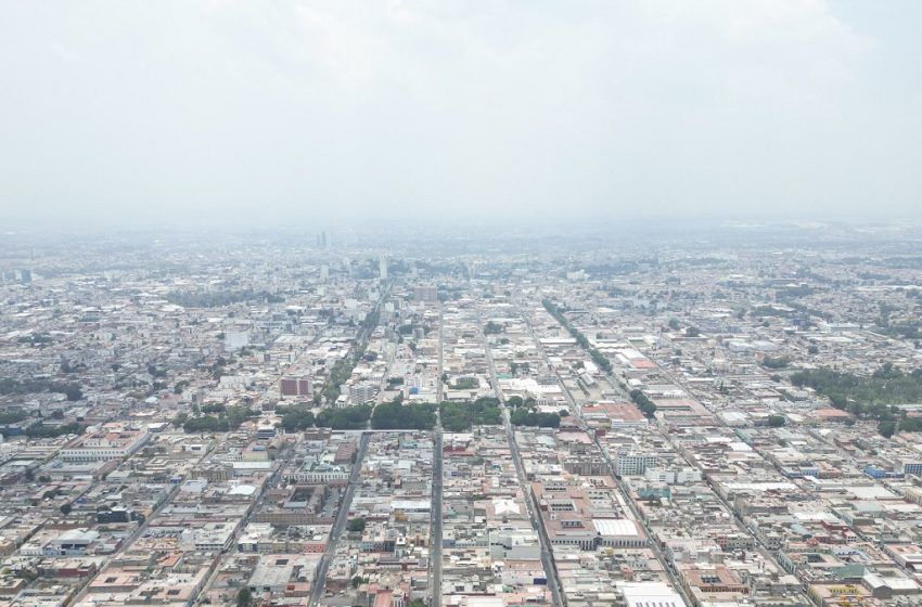  Emiten recomendaciones por caída de ceniza en Puebla