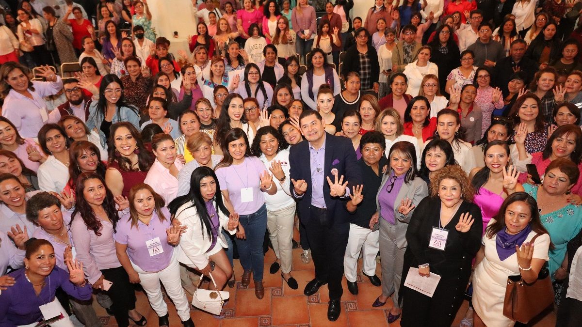 En Puebla, Armenta promueve la participación de las mujeres
