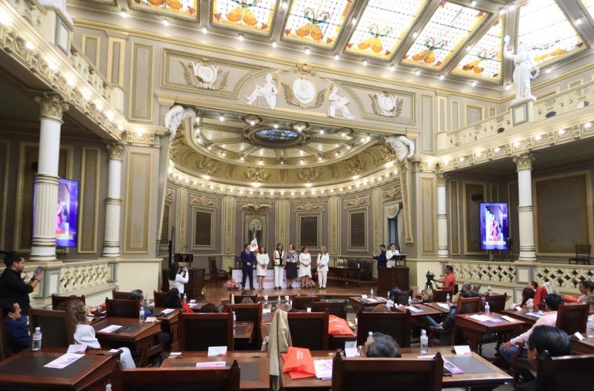  En la sede del Congreso del Estado se realizó la entrega de galardones «Empoderamia 2024»