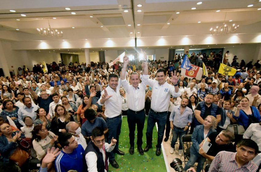  Mario Riestra se registra ante el IEE como candidato a la presidencia municipal de Puebla