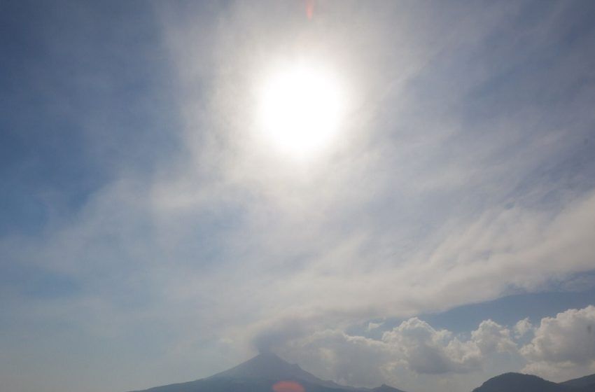  Popocatépetl registra exhalaciones de material incandescente y ceniza