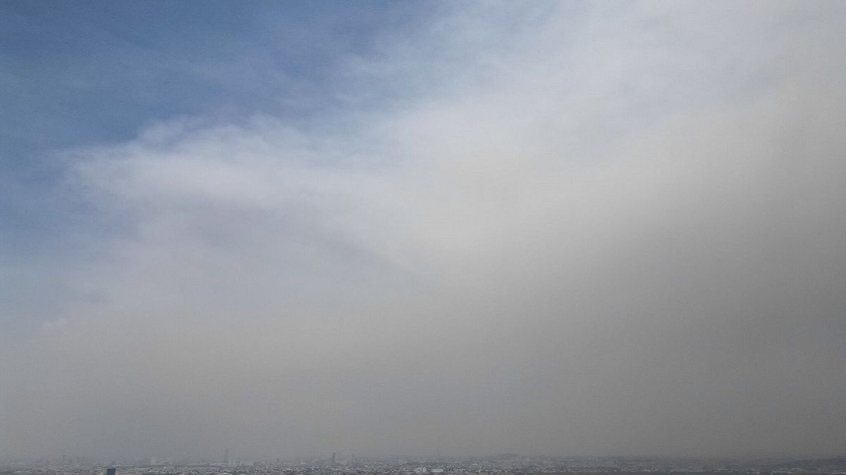 Puebla mantiene calidad del aire regular tras caída de ceniza
