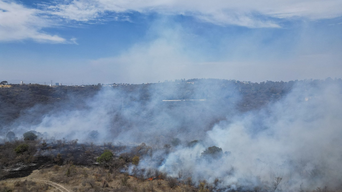 Puebla registra mala calidad del aire por incendios y caída de ceniza