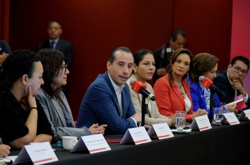  Reconoce Mario Riestra a comunidad Ibero, por agenda institucional 2024