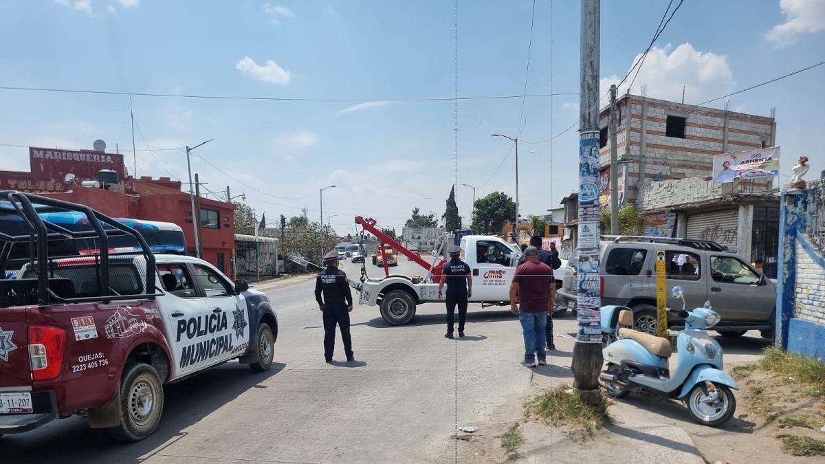Altercado en Amozoc por disputa de pinta de barda deja una persona policontundida