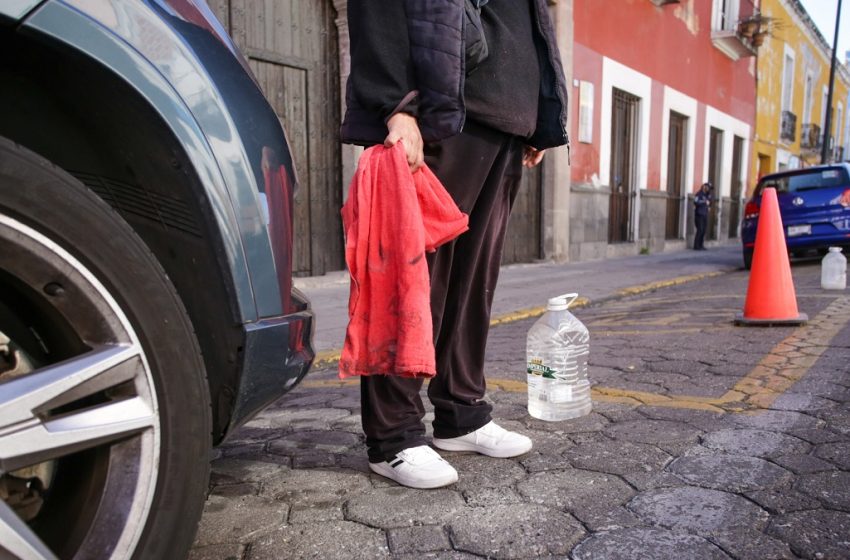  Ayuntamiento rechaza haber emitido permisos a franeleros durante la Feria de Puebla