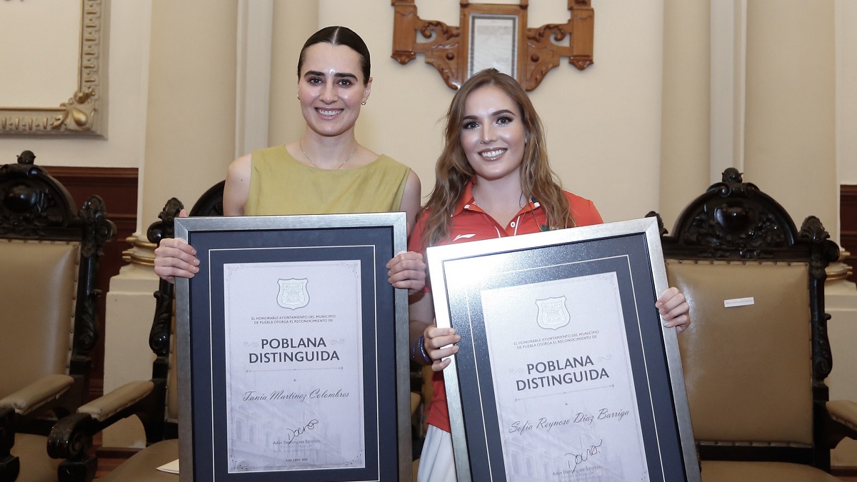 Deportistas reciben premio municipal de Poblana Distinguida