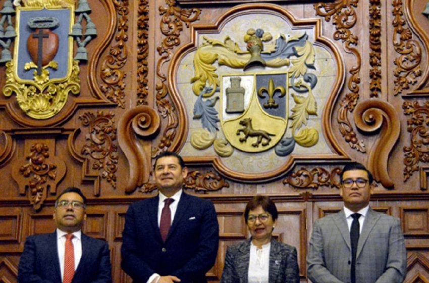  El candidato al gobierno del estado por la coalición Sigamos Haciendo Historia presenta su plan de trabajo ante el H. Consejo Universitario
