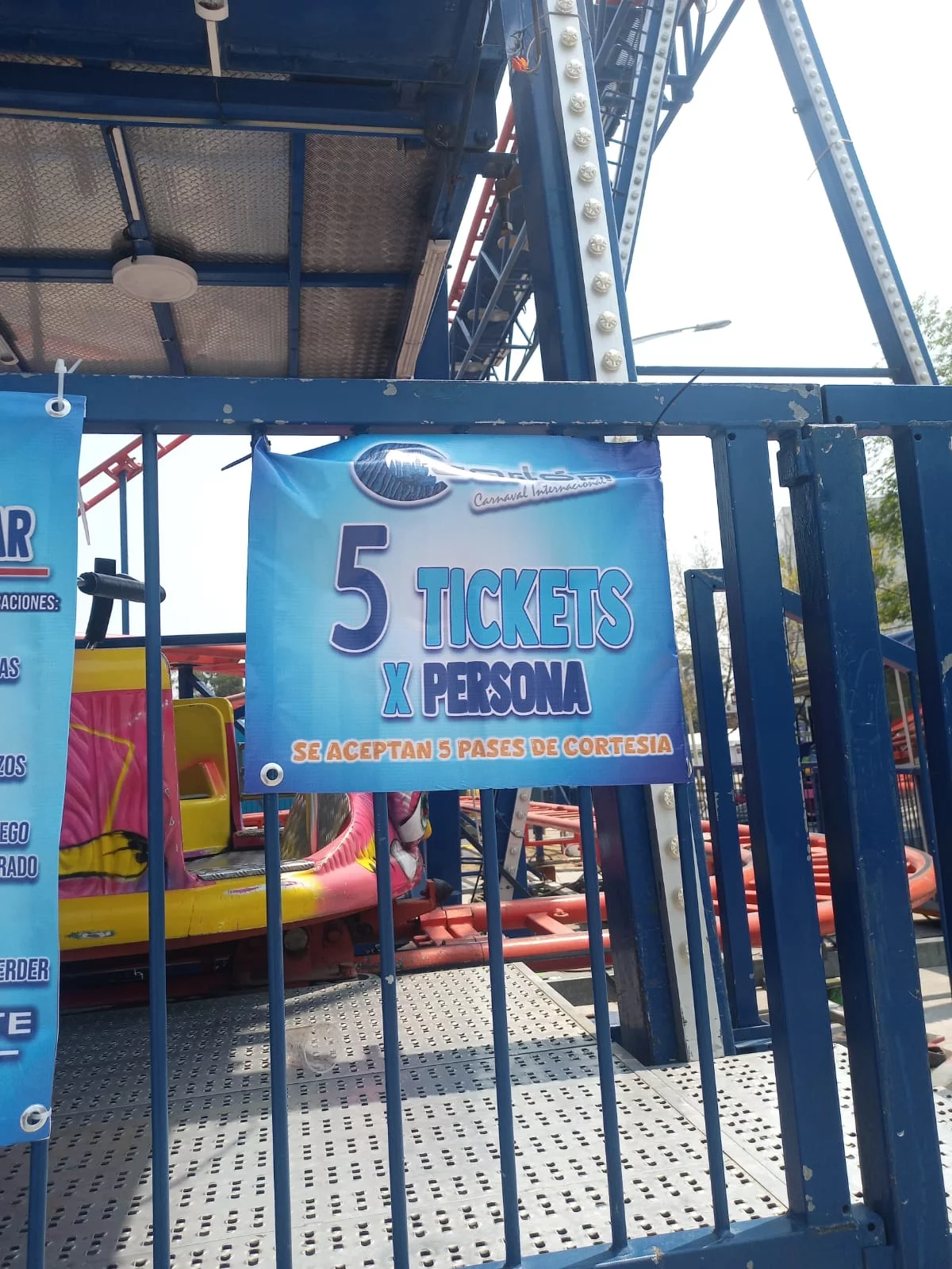 Esto cuestan los juegos mecánicos en la Feria de Puebla