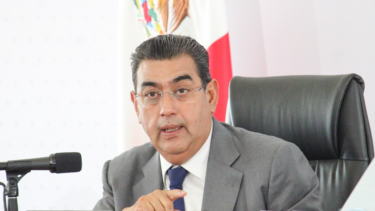 Gobernador de Puebla exige a candidatos campaña limpia y deja en claro que no acudirá a eventos