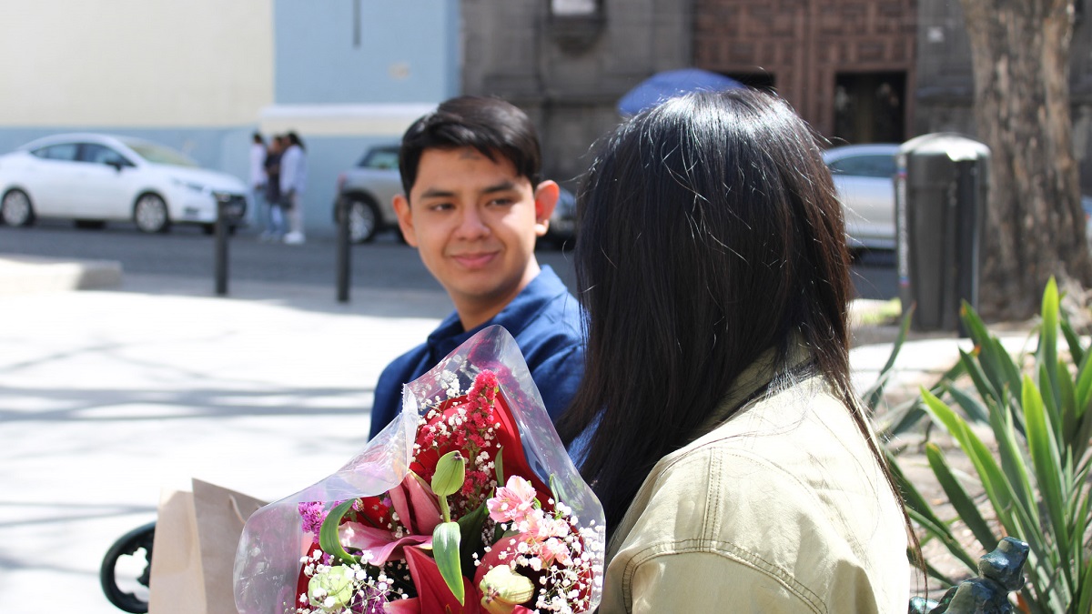 Jornadas laborales acaban con las relaciones de pareja en Puebla