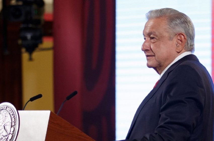  “La gente quiere democracia”, AMLO sobre tinacos azules