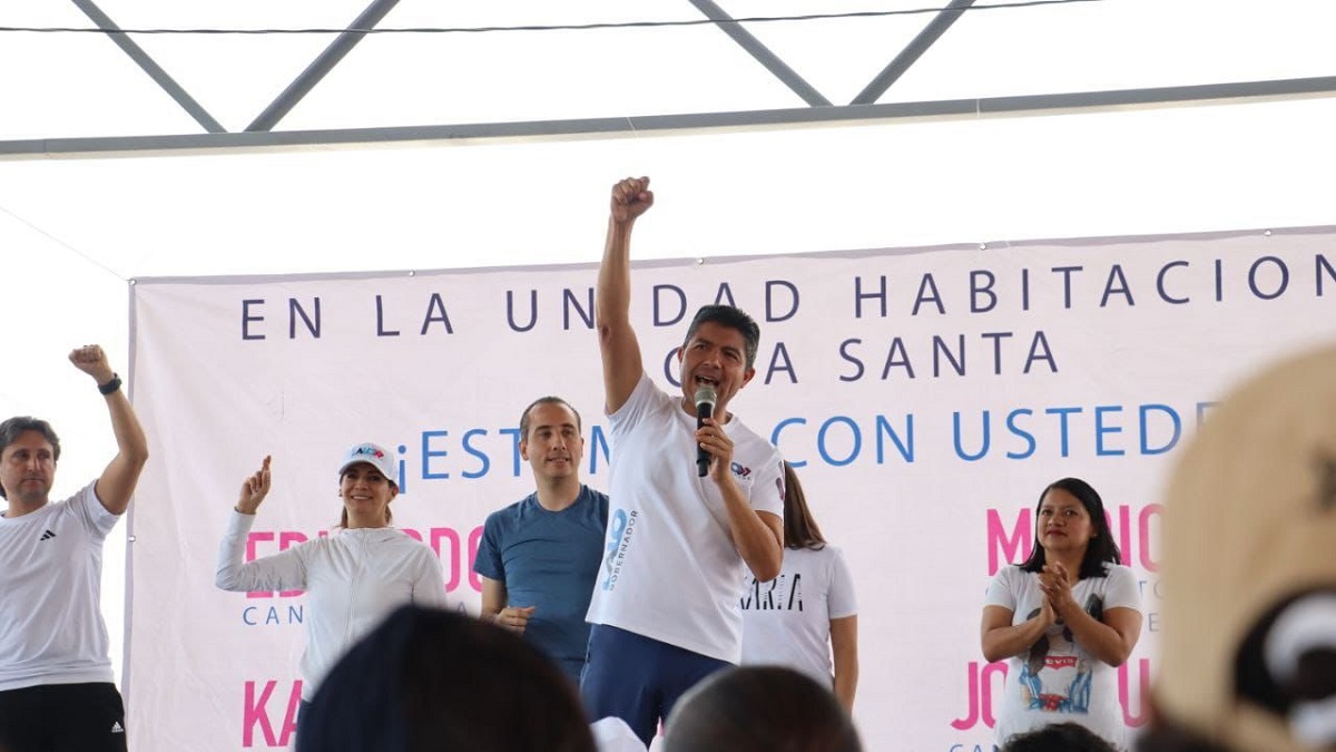 Lalo Rivera anuncia la tarjeta de salud durante actividad física en agua santa