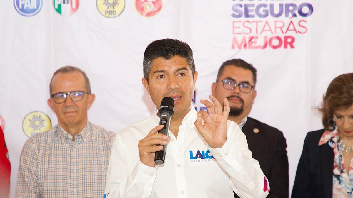 Lalo Rivera presenta su declaración 5 de 5 por una Puebla transparente