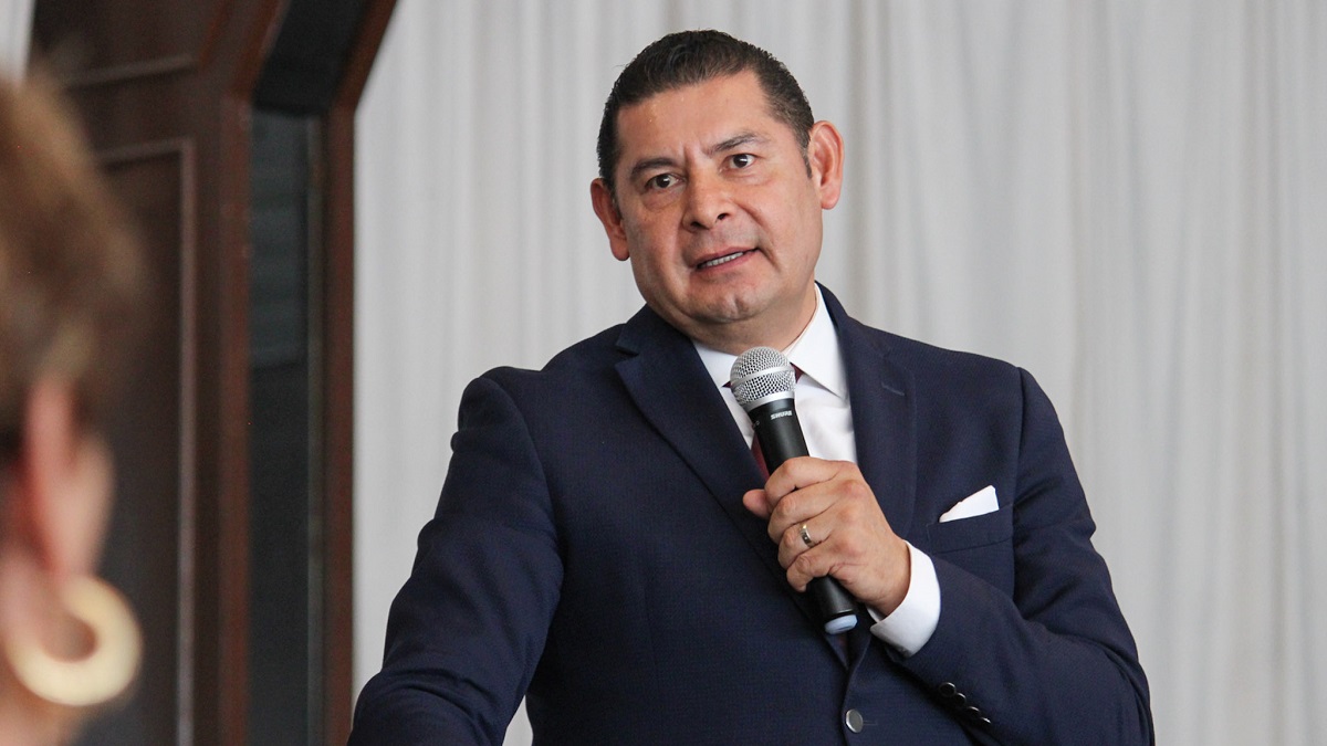 Nuevas líneas de RUTA y Cablebus no serán proyectos privados Armenta