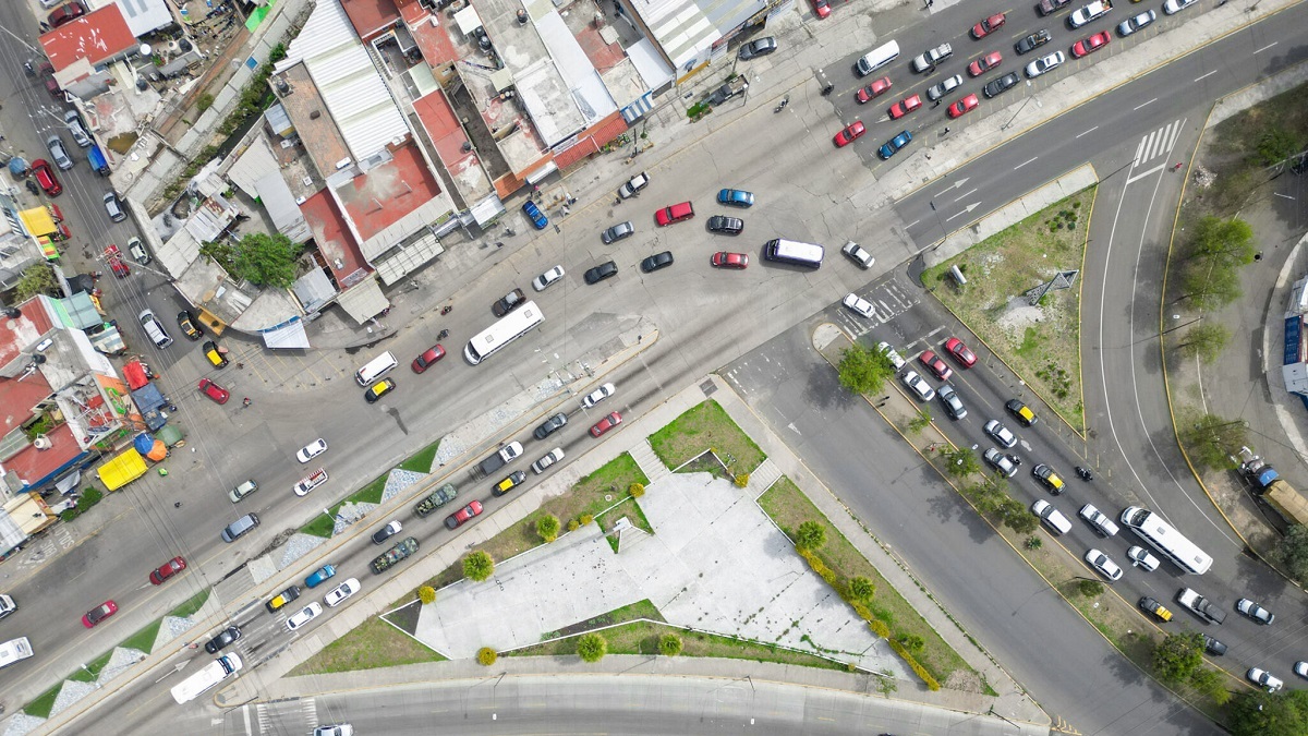 Por construcción de puente vehicular, habrá reducción de carril en el entronque de Amalucan
