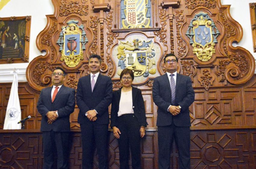  Presenta el candidato de la coalición Mejor Rumbo para Puebla sus propuestas ante el H. Consejo Universitario
