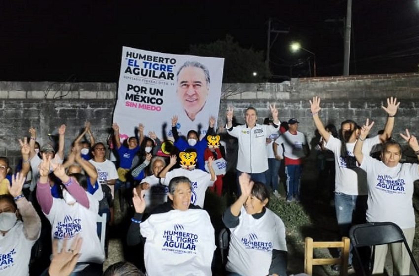  Humberto Aguilar se reúne con vecinos del barrio de Jesús en San Pedro Cholula