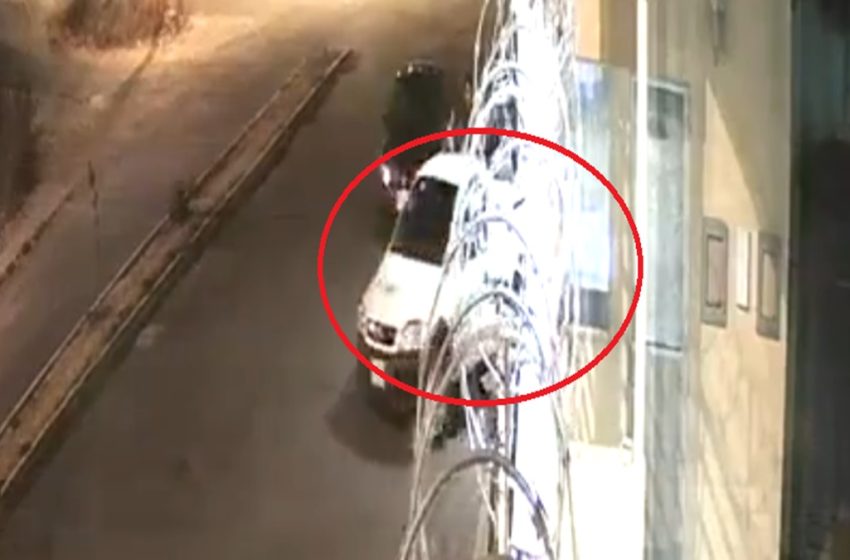  ¡Impactante! Vehículo blanco se estrella contra vivienda en el Boulevard Carmelitas