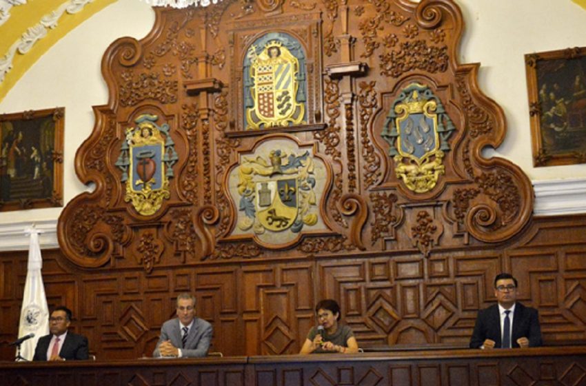  Ante el Consejo Universitario presenta sus propuestas candidato a la presidencia municipal de Puebla por la coalición Sigamos Haciendo Historia
