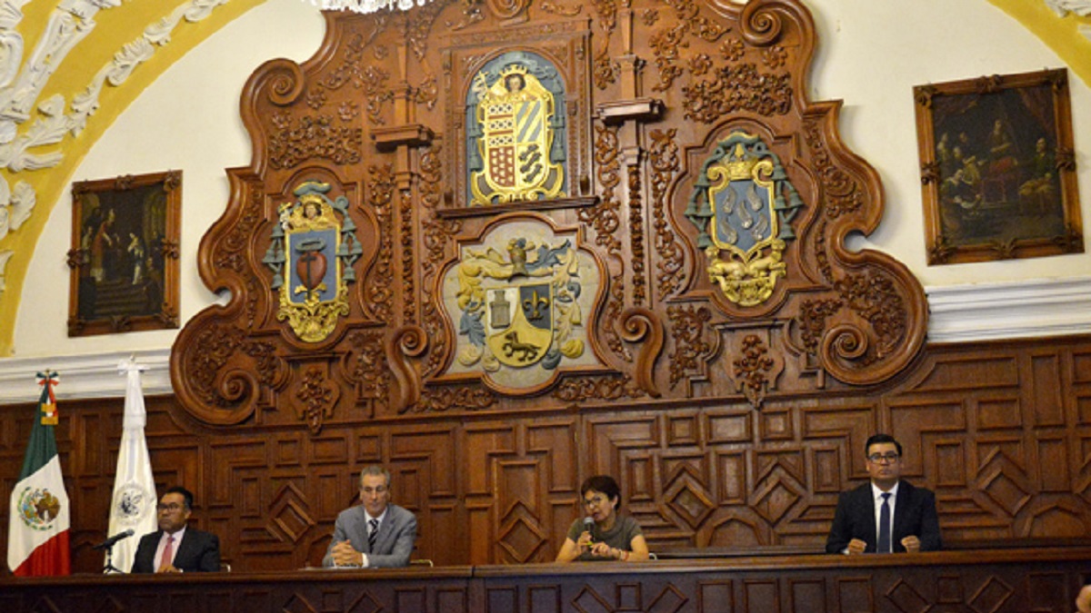 Ante el Consejo Universitario presenta sus propuestas candidato a la presidencia municipal de Puebla por la coalición Sigamos Haciendo Historia
