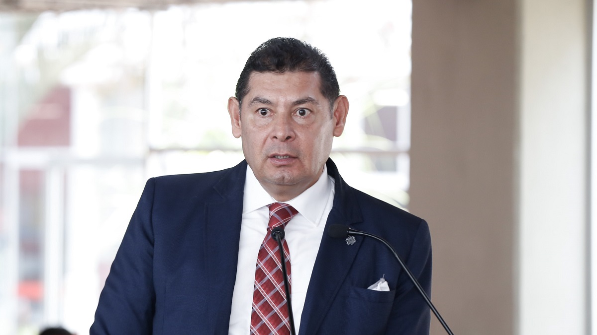 Armenta critica ataques de Lalo Rivera contra el gobernador Sergio Salomón