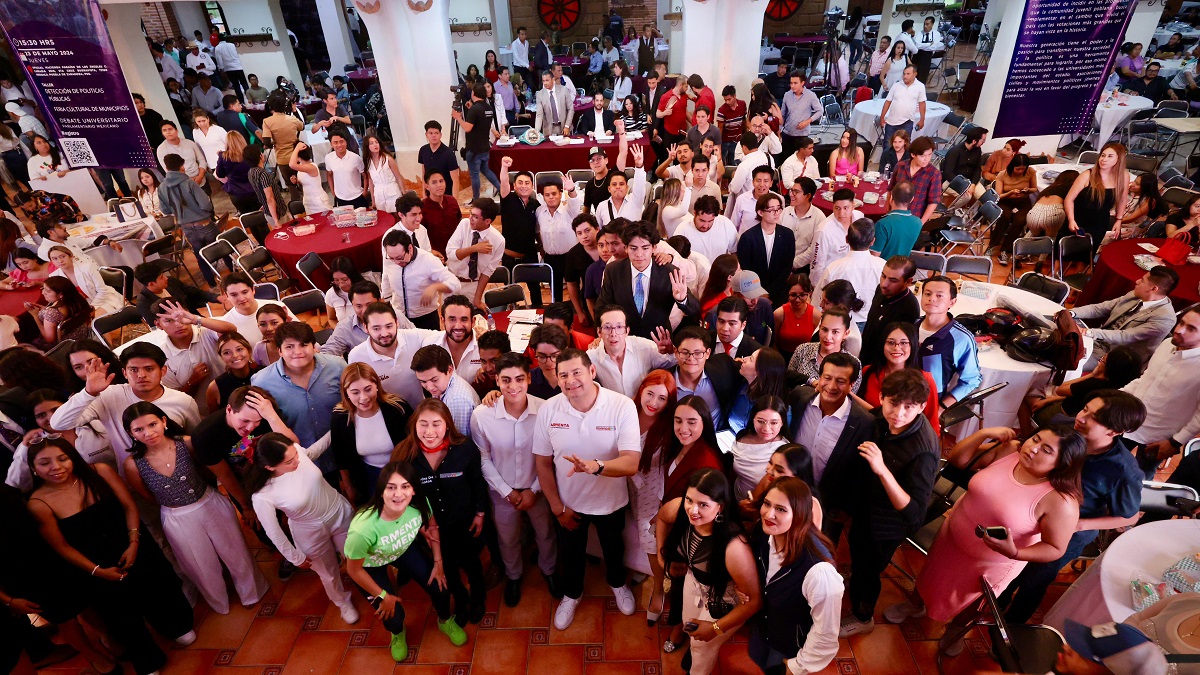 Con los jóvenes se logrará la transformación y el bienestar de Puebla: Armenta