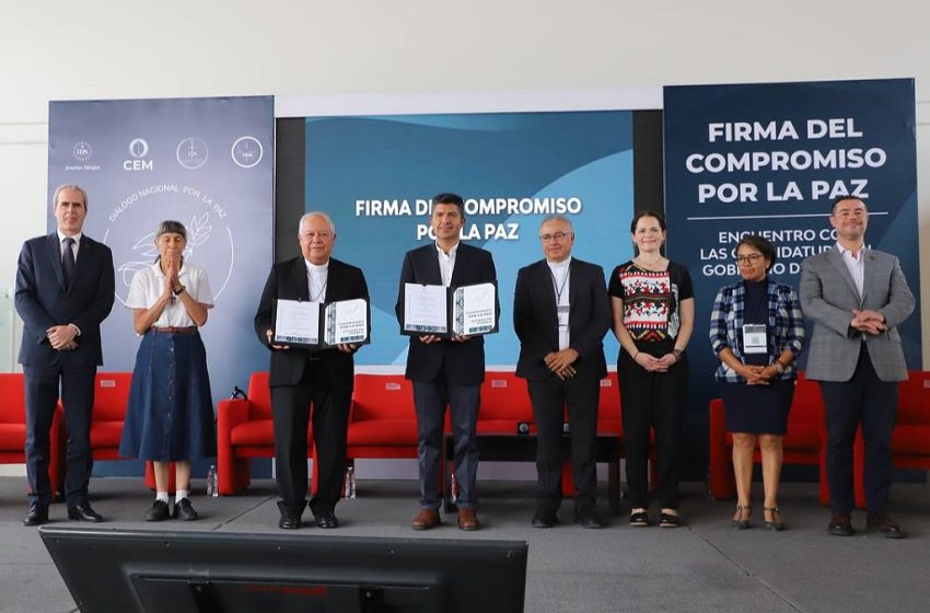  Firma Lalo Rivera compromiso por la paz