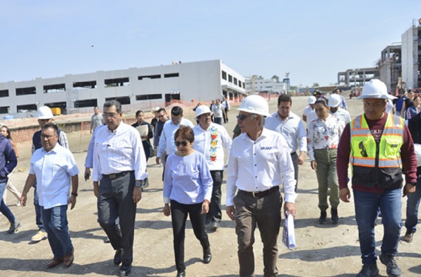  La Rectora María Lilia Cedillo Ramírez y el gobernador Sergio Salomón Céspedes Peregrina realizan recorrido por CU2