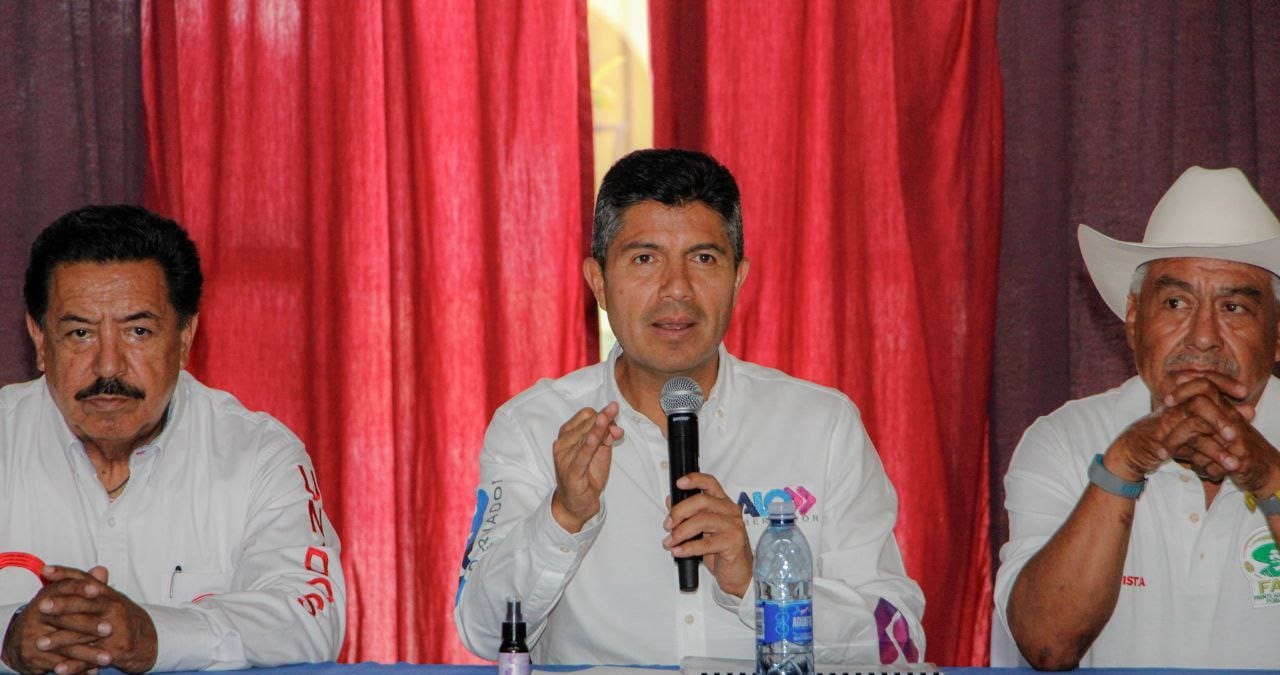 Lalo Rivera firma acuerdo con el frente agrarista poblano en Tehuacán