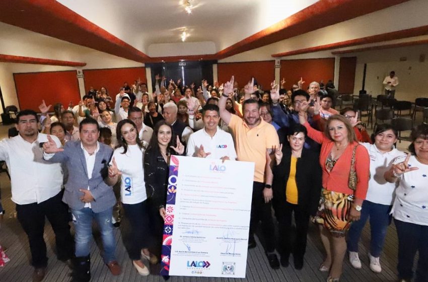  Lalo Rivera firma acuerdo por la salud renal