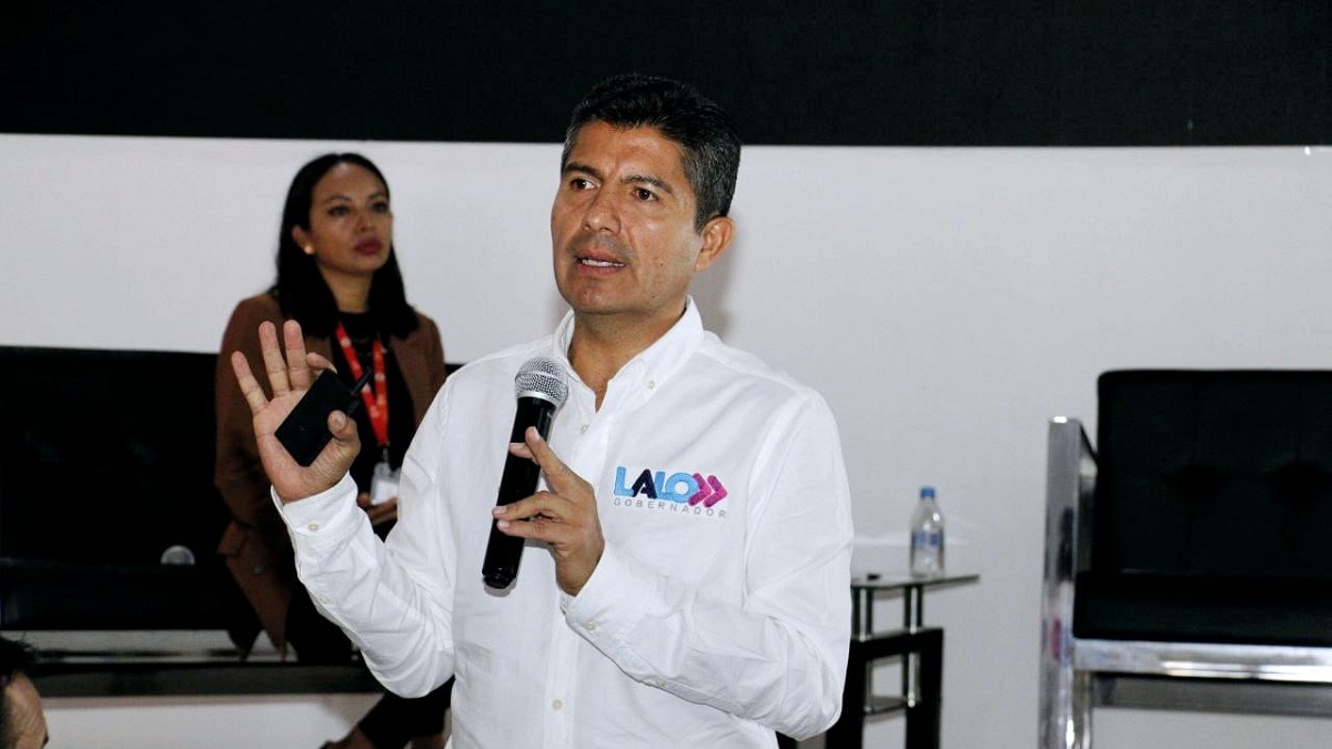 Lalo Rivera participa en Ronda de Diálogos por la Democracia con universitarios de IEU