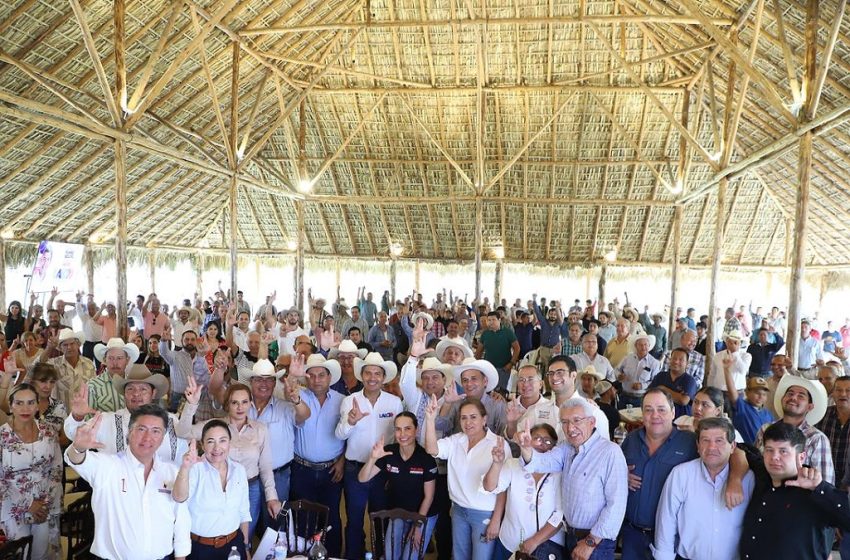  Lalo Rivera se compromete con ganaderos de Xicotepec a trabajar inmediatamente después de obtener el triunfo