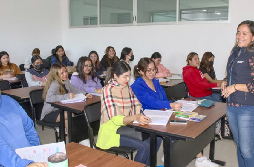  Los docentes desempeñan un rol fundamental en la vida institucional: Rectora María Lilia Cedillo Ramírez