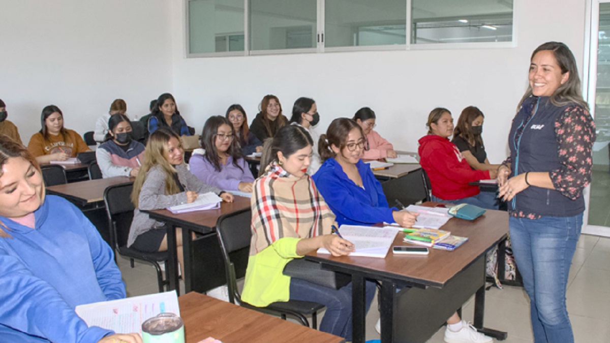 Los docentes desempeñan un rol fundamental en la vida institucional: Rectora María Lilia Cedillo Ramírez
