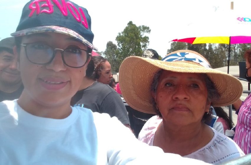  Madre e hija esperan más de 12 horas para el concierto de Alejandro Sanz
