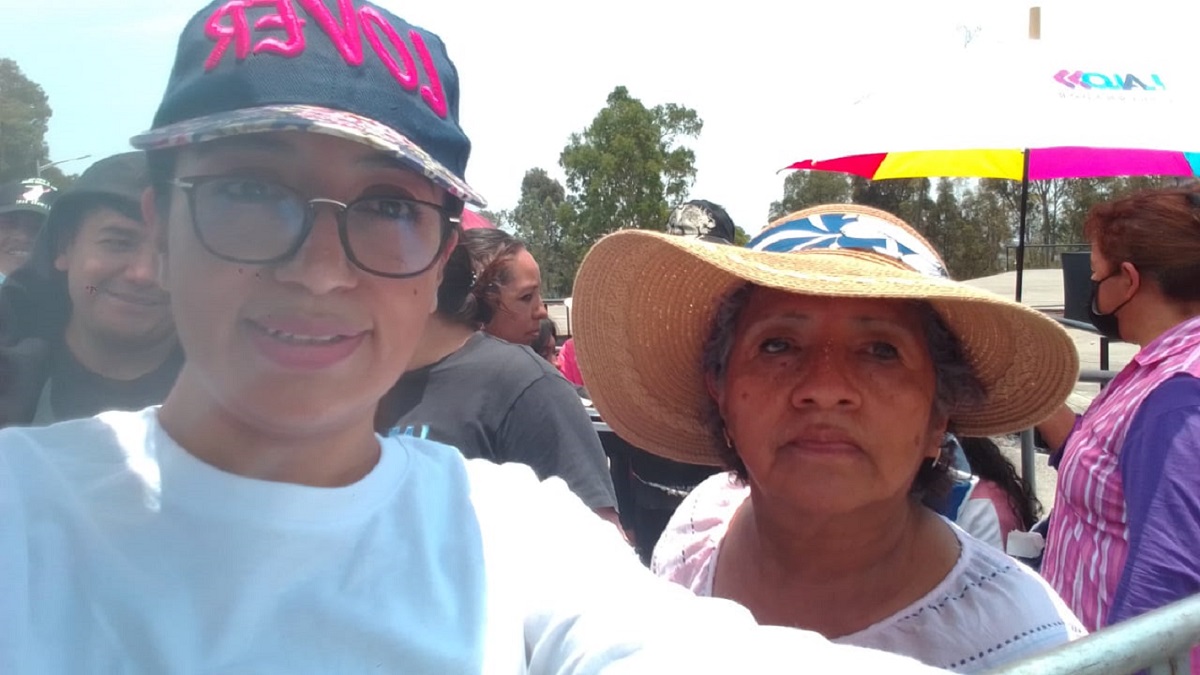 Madre e hija esperan más de 12 horas para el concierto de Alejandro Sanz